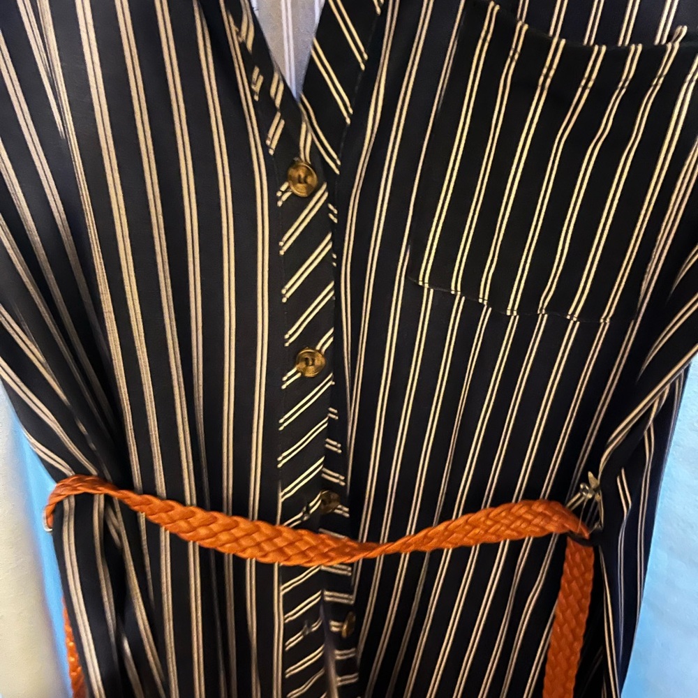 Short sleeve button up the front dress above the knee with a belt worn once - Picture 2 of 4